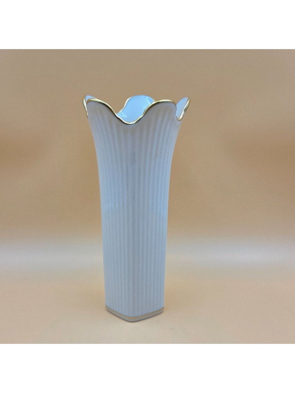 Lenox Meridian Collection 7 Inch Ivory Porcelain Vase 24K Gold Trim